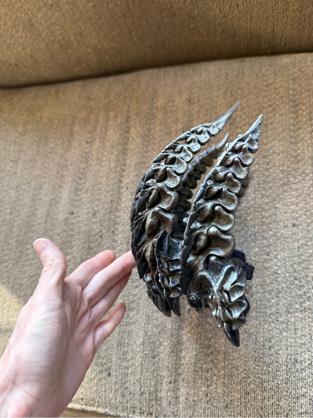 Ornate Gothic Witch Queen Vertebrae Crown and a Full Set of Vertebrae Claw Rings - Picture 4 of 10